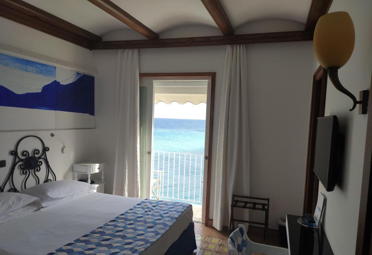 Marina del Cantone Taverna Del Capitano מראה חיצוני תמונה